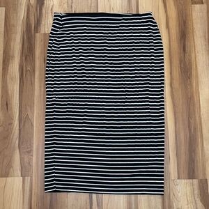 Old Navy Black and White Striped Pencil Skirt